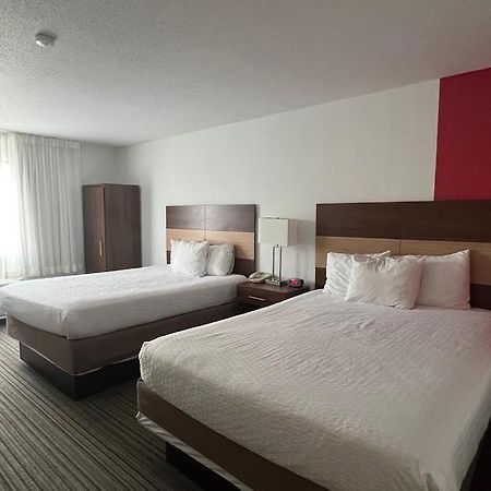 Hotel Ramada By Wyndham Effingham Esterno foto