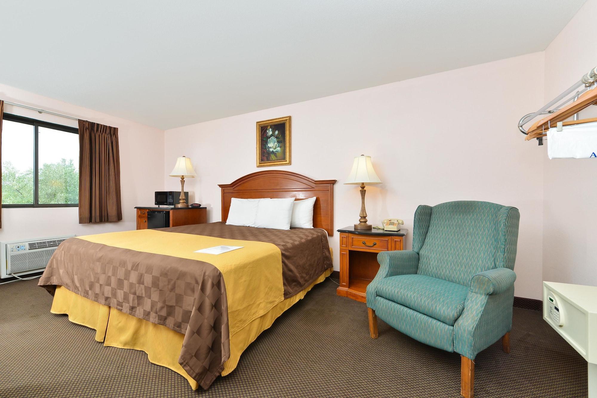 Hotel Ramada By Wyndham Effingham Esterno foto