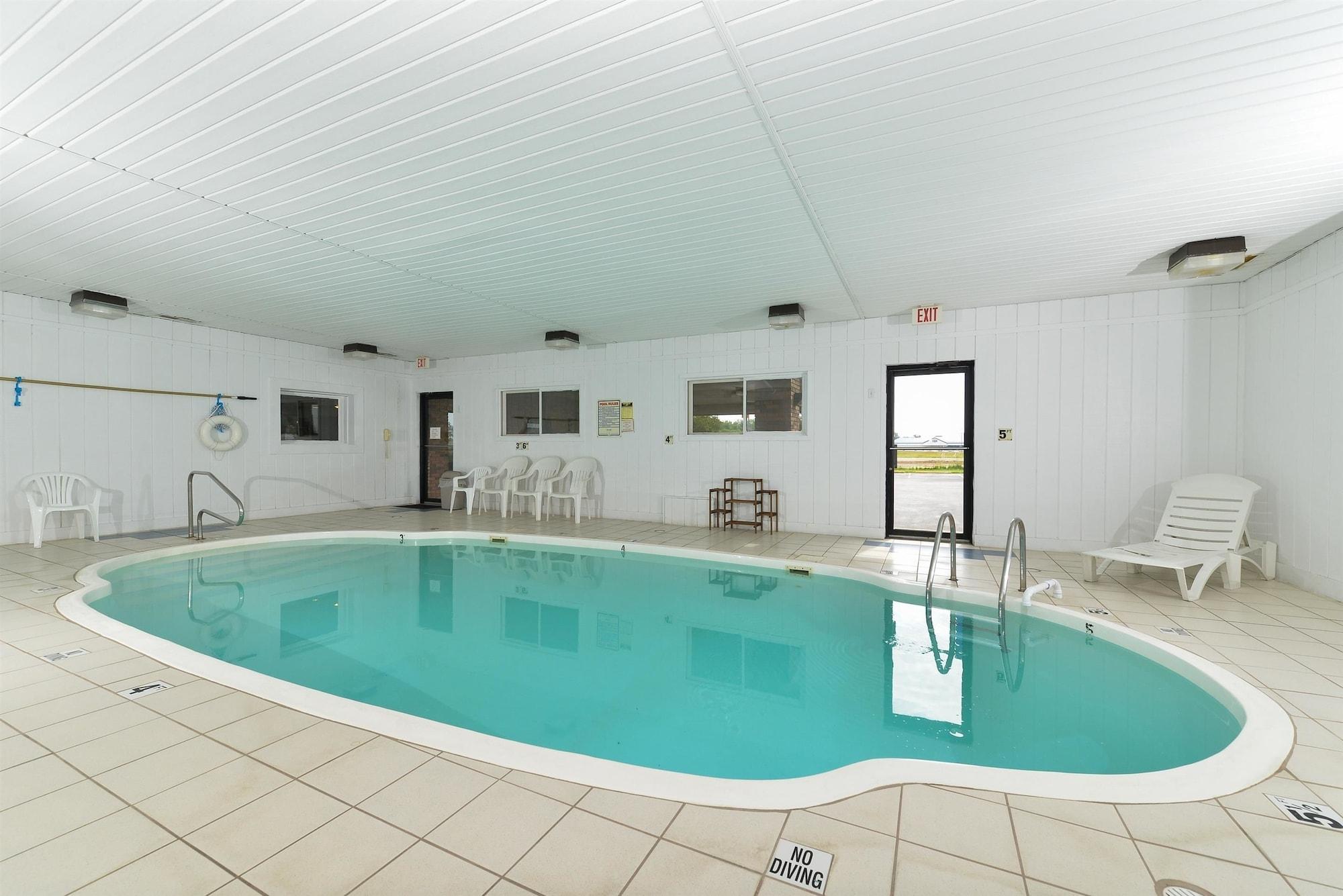 Hotel Ramada By Wyndham Effingham Esterno foto