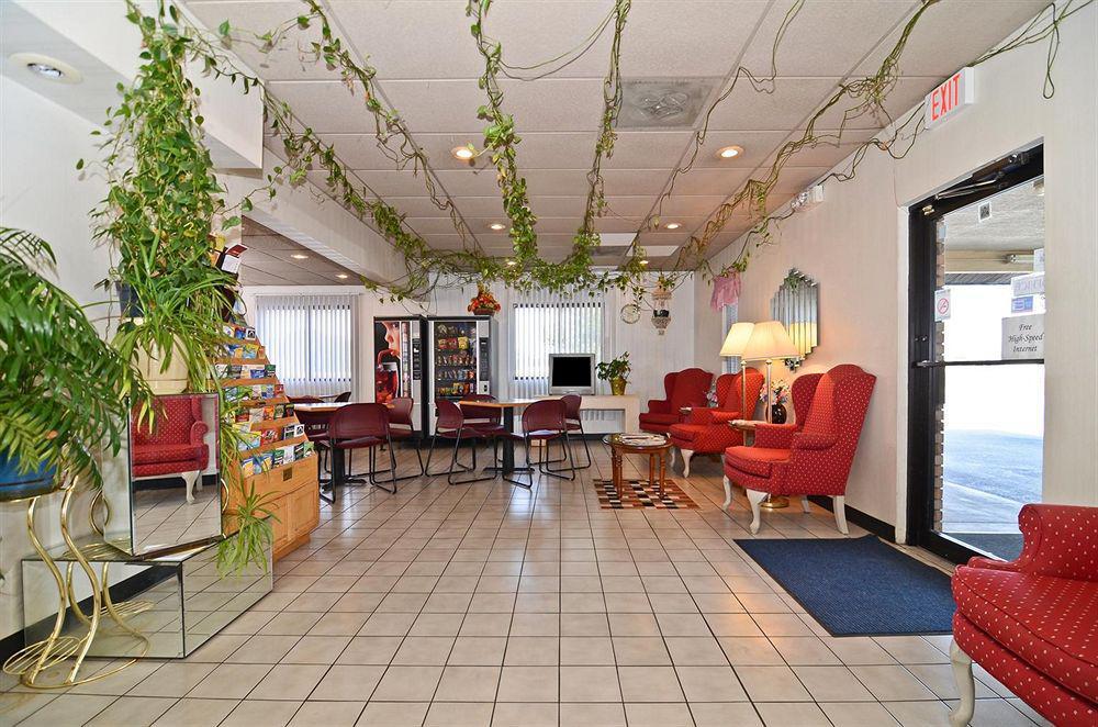 Hotel Ramada By Wyndham Effingham Interno foto