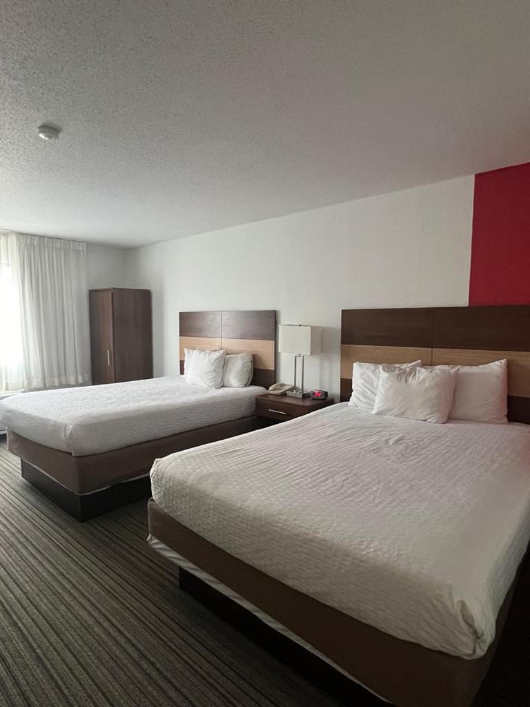 Hotel Ramada By Wyndham Effingham Esterno foto